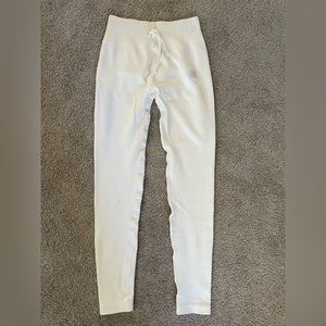 Bo&Tee White Leggings!
